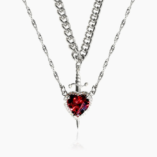 Collier de coeur et d'épée assorti